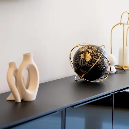 Monégasque, élégance Et Modernité Sérignan