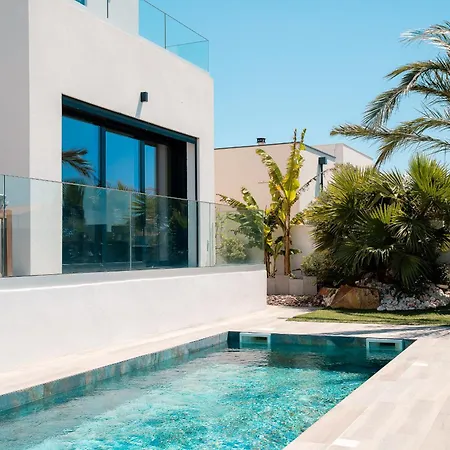 Monégasque, élégance Et Modernité * Sérignan