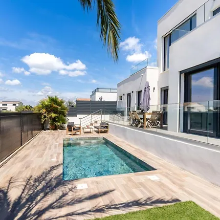 Monégasque, élégance Et Modernité * Sérignan